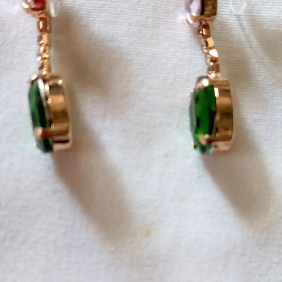 Rhinestone And Crystals Women's Earrings Pierced - Picture 5 of 5